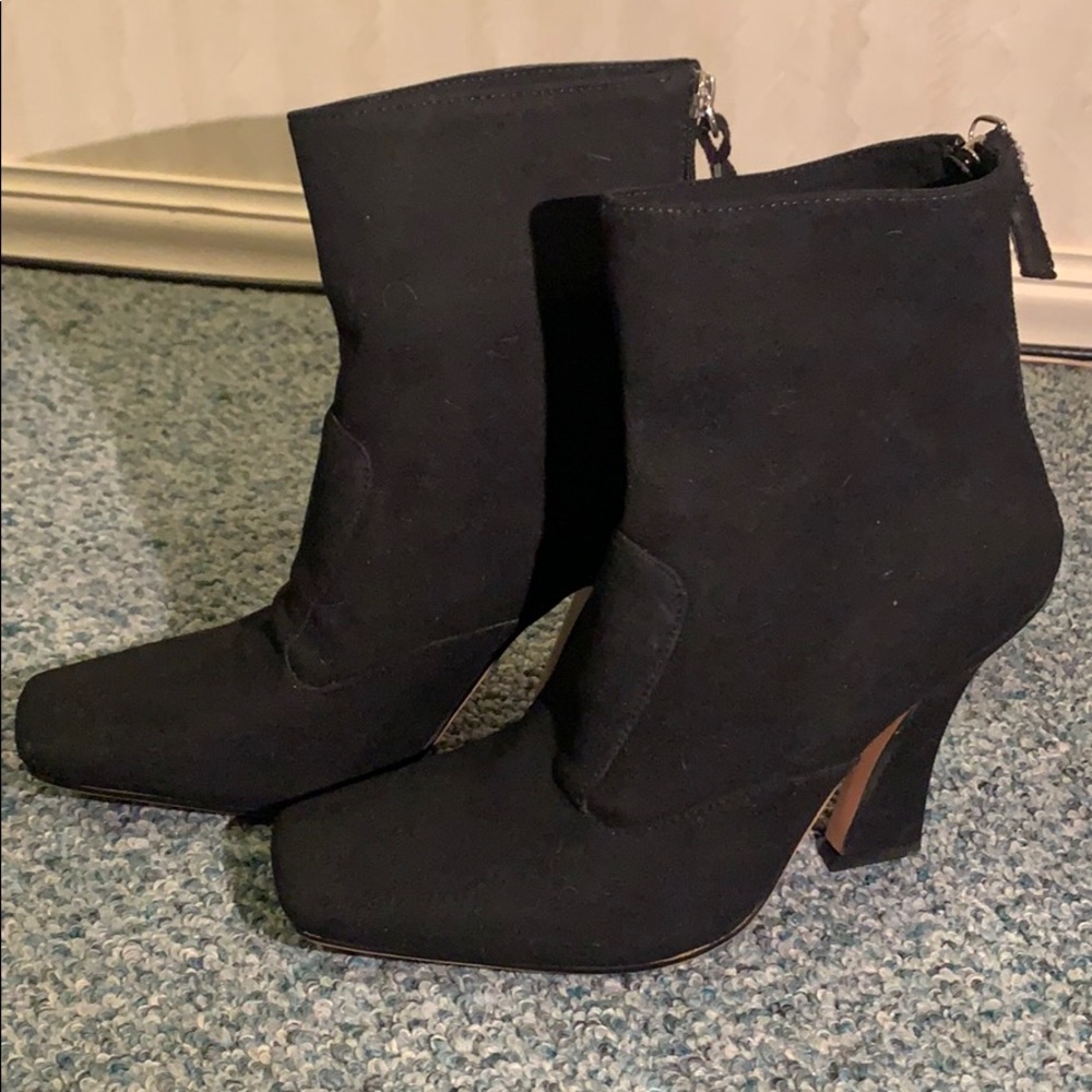SHEIN - Black Suede Heel Boot